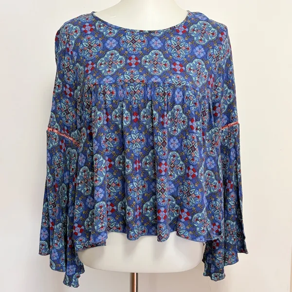 Hollister Bell Sleeve Blouse Large Blue Medallion Boho Crochet Trim Top - Image 2