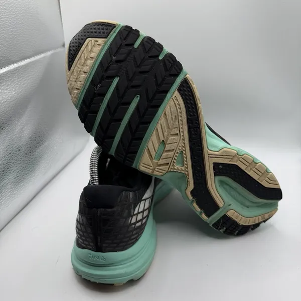 Brooks Women's Launch 3 Black/White/Ice Green Running Sneaker 10 B (M) - Image 7