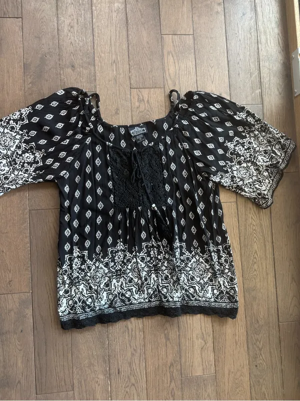 Angie Black & White Tunic - Image 5