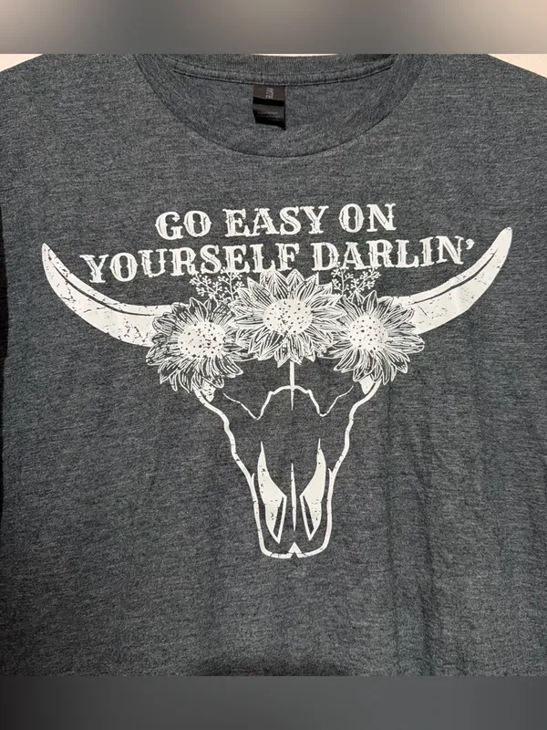 Gildan Charcoal Graphic Tee with White Steer Skull Print - Image 2
