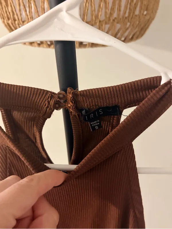 Iris Brown Ribbed Halter Top with Sheer Hem - Image 3