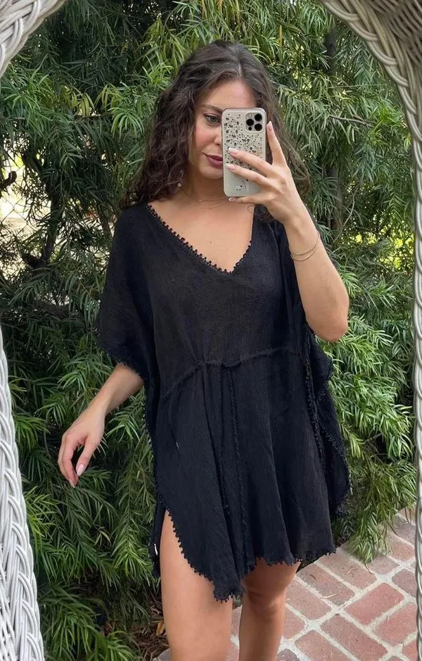 Black Old Navy beach cover up / one size/ has a small tear - Image 3