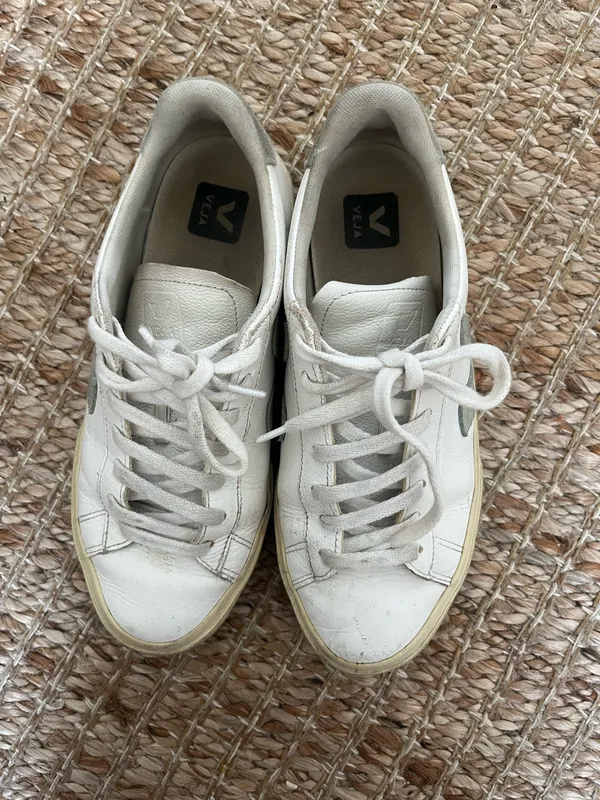VEJA Sneakers women size 8 - Image 5