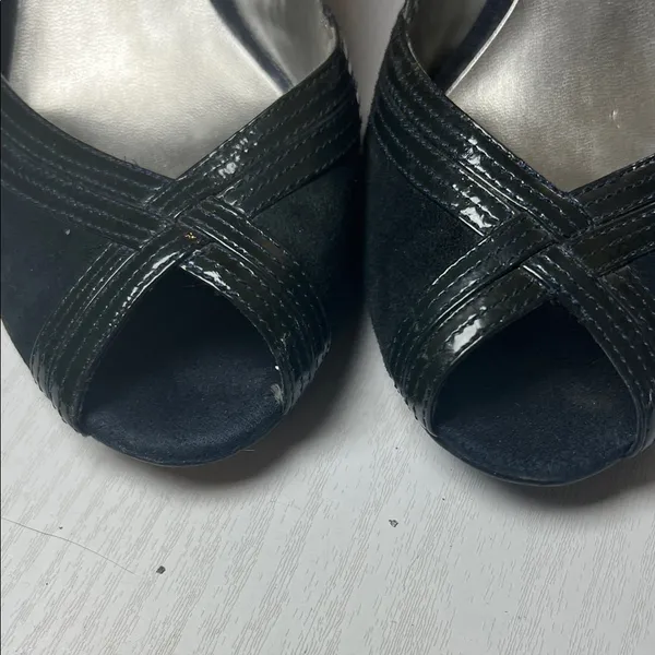 LOFT Black Peep-Toe Heels B24 - Image 5