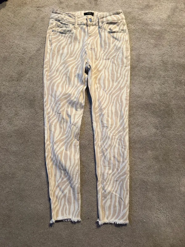AQUA Zebra Print Jeans – Size 26 - Image 2