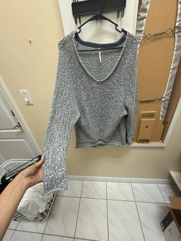 Free People Women's Size M Gray Marled Knit V-Neck Sweater - Image 3