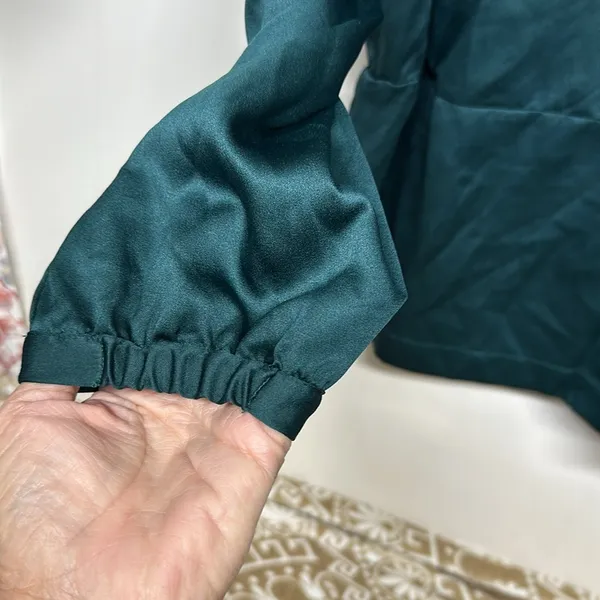 J CREW Woman's Green Satin Surplice Long Sleeve Top Peplum Blouse SZ M - Image 3