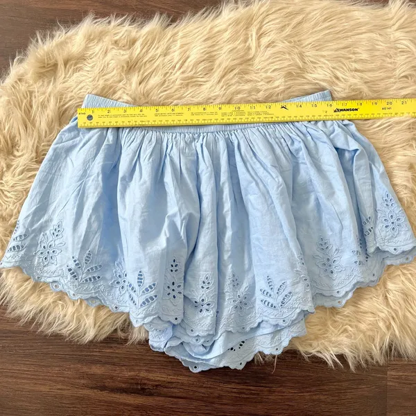 H&M Light Blue Eyelet Embroidery Pull on Skirt Skort Shorts Size L - Image 6