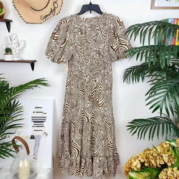 MOON RIVER Smocked Puff Sleeve Midi Dress - Image 6