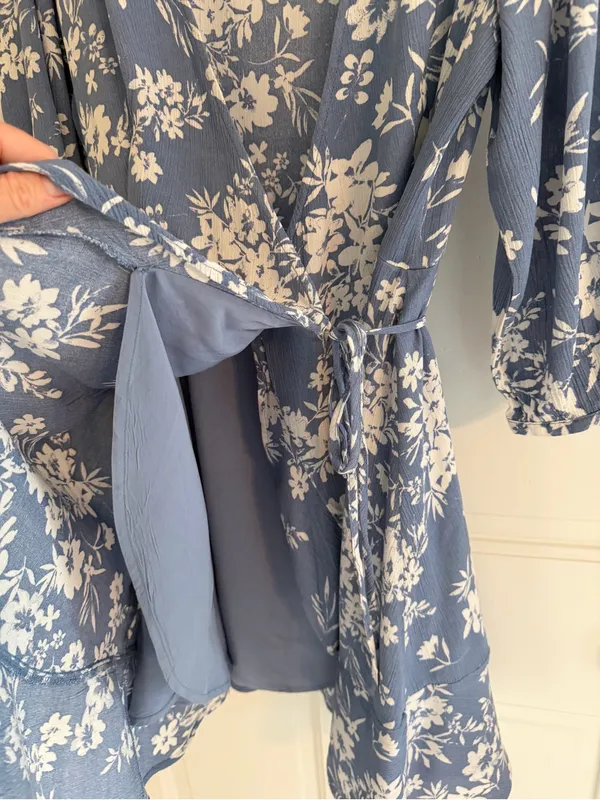 Lulus Blue‎ White Floral Wrap Dress Medium 3/4 Sleeve Ruffle Hem - Image 3