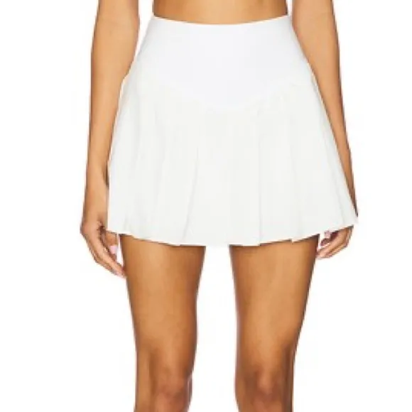 NWT FREE PEOPLE MOVEMENT SWING OF THINGS PLEATED SKORT WHITE sz Xs - Image 4