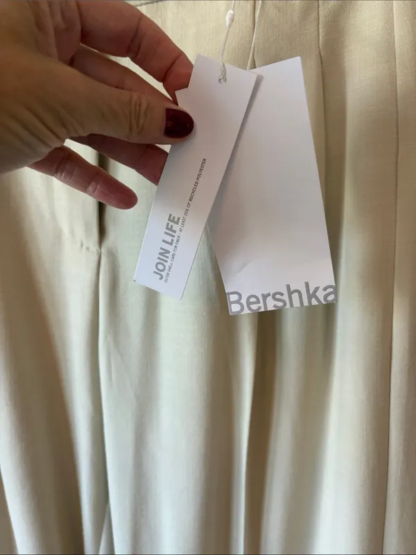 Bershka Cream Wide-Leg Pleated Trousers - Image 2