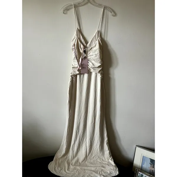 Oh Polly Elanora Deep V-neck Maxi Dress in Ivory Size M New - Image 6