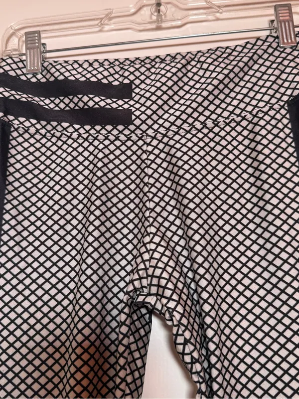 Source Unknown Raiders Limited Edition Graphic Leggings in Black and Gray Small - Image 3