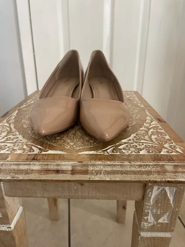 Charles by Charles David Toe Kitten Heel Pumps. - Image 6
