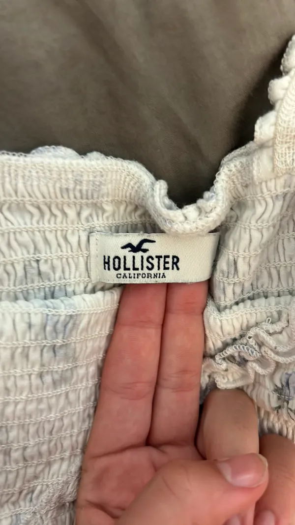 Hollister Cropped White Blue Flower Stretchy Tank Top - Image 3