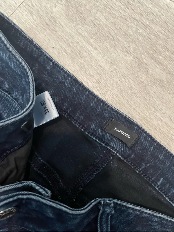 Express Women's Dark Indigo Straight Leg Jeans - Image 2