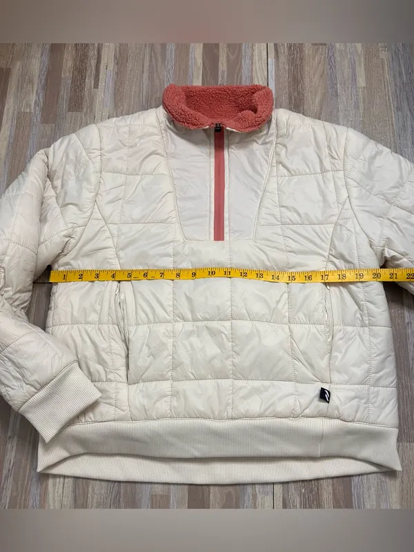 Pure Hockey Cream Quilted Pullover Jacket with Coral Sherpa Interior Women’s Med - Image 3