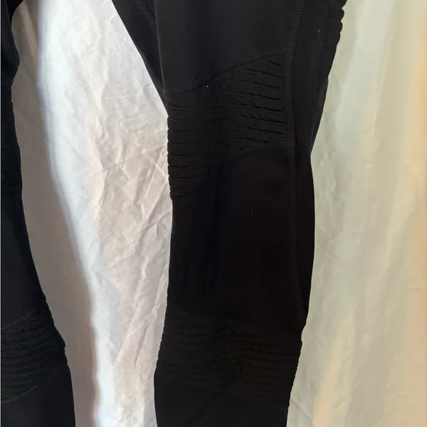 Motion 365 By Fabletics Black High-Waisted Leggings Size Medium - Image 2