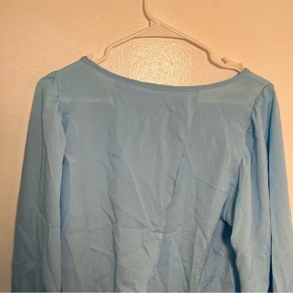 Coco Love Women's Size Large‎ Long Sleeve Blouse Light Blue Wrap Back Round Neck - Image 9