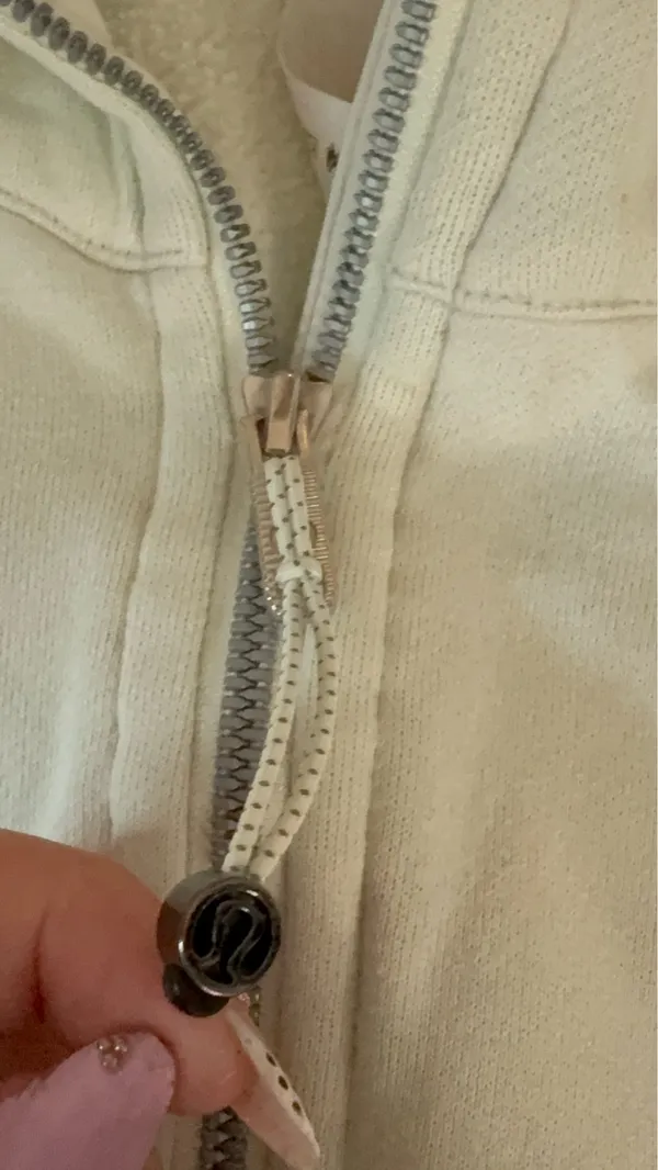 Lululemon Hoodie Scuba - Image 2