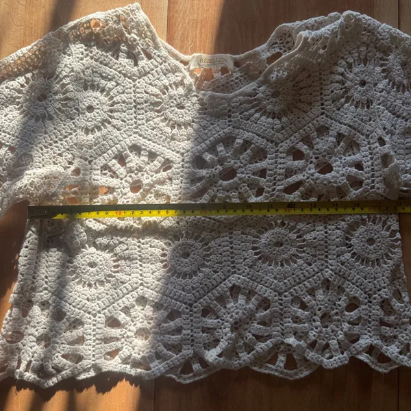 Rebellion‎ Cream Crochet Floral Hexagon Short Sleeve Cropped Boho Top Small - Image 3