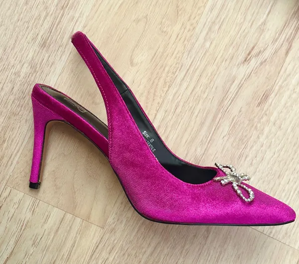 NY&Co velvet magenta lyla pump with closed pointed toe rhinestone bows - Image 5