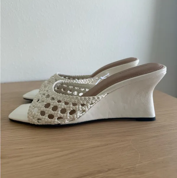 White Woven Wedge Sandals Size 8 - Image 5