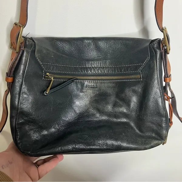 Fossil Harper flap crossbody bag black leather‎ brown leather strap medium size - Image 12