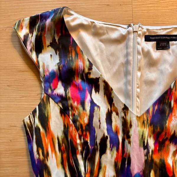 French Connection Record Ripple Sheath Dress - Multicolor Abstract Streak Print - Size 4 - Image 3