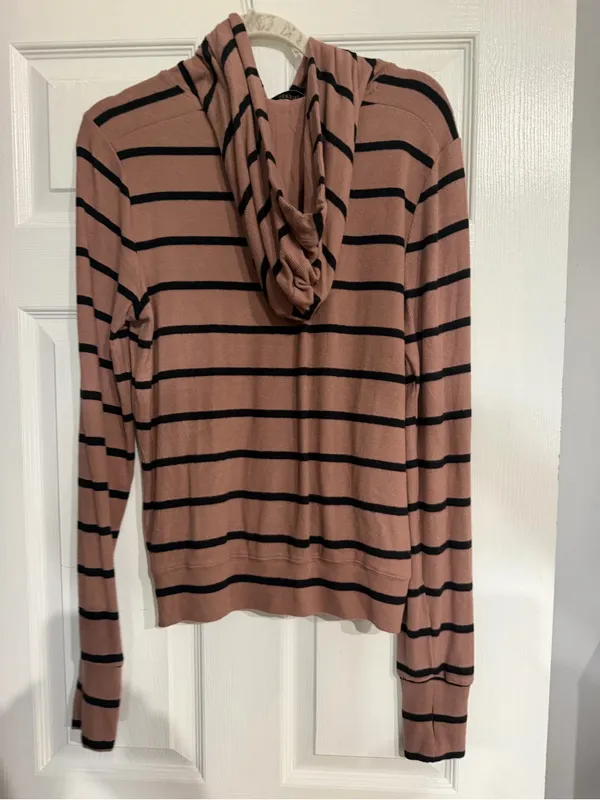 NWT evereve Zoey inset sweatshirt size small - Image 5