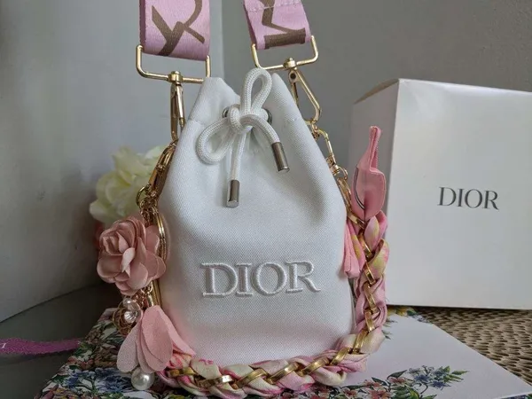 Dior Beauty Pouch - Image 10