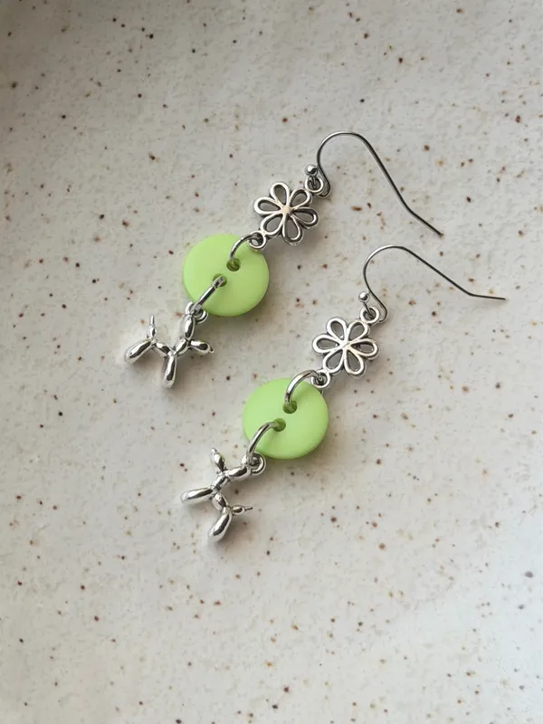 Handmade retro fairy boho funky cottage style button dangle earrings🌀🌼 - Image 3