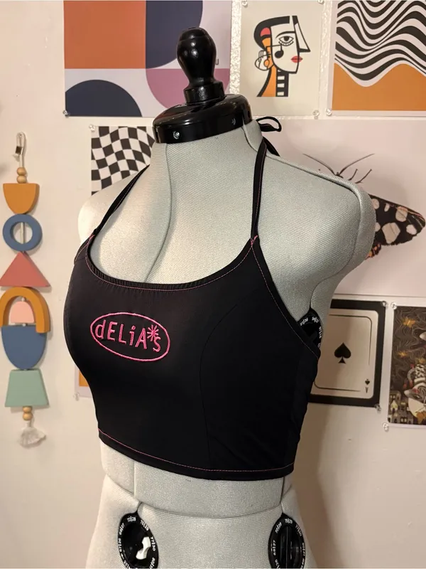 delia*s Black Crop Tank Top with Pink Logo - Image 3
