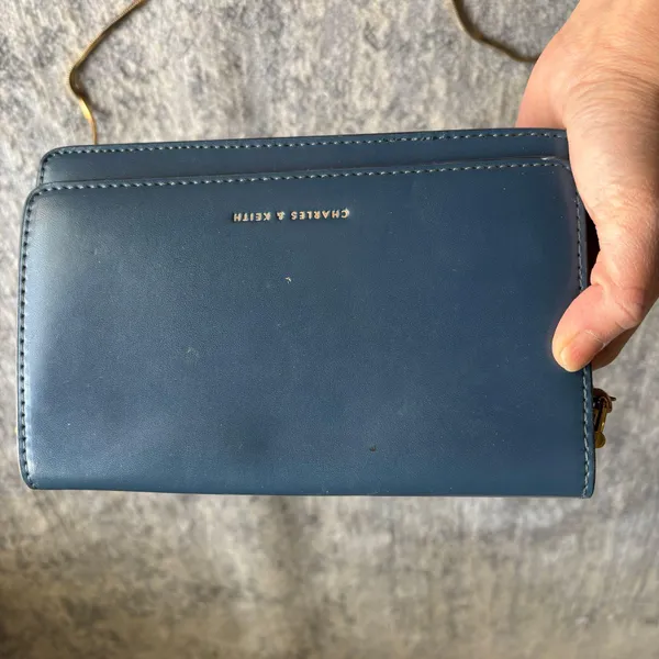 CHARLES & KEITHBasic Front-Flap Clutch Pre-Owned - Image 2