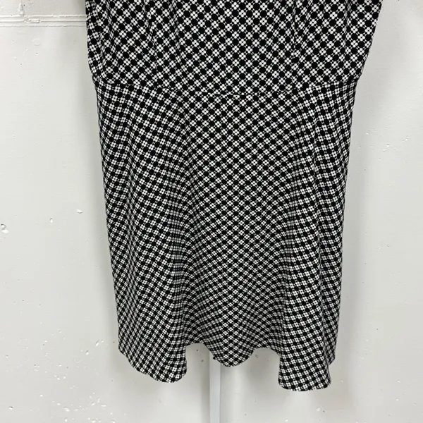 Talbots Black White Geometric Floral Dot Fit Flare Dress Button Shoulder Size 16 - Image 4