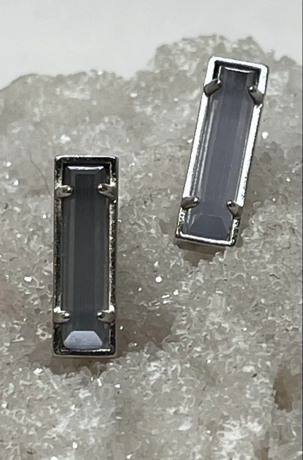 New Kendra Scott Lady Earrings  - Image 3