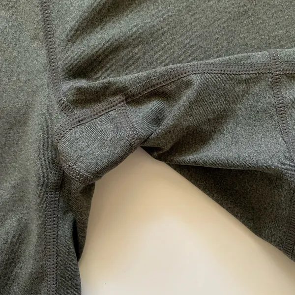 Reebok‎ Mid Rise Shorts Size Small Grey - Image 4