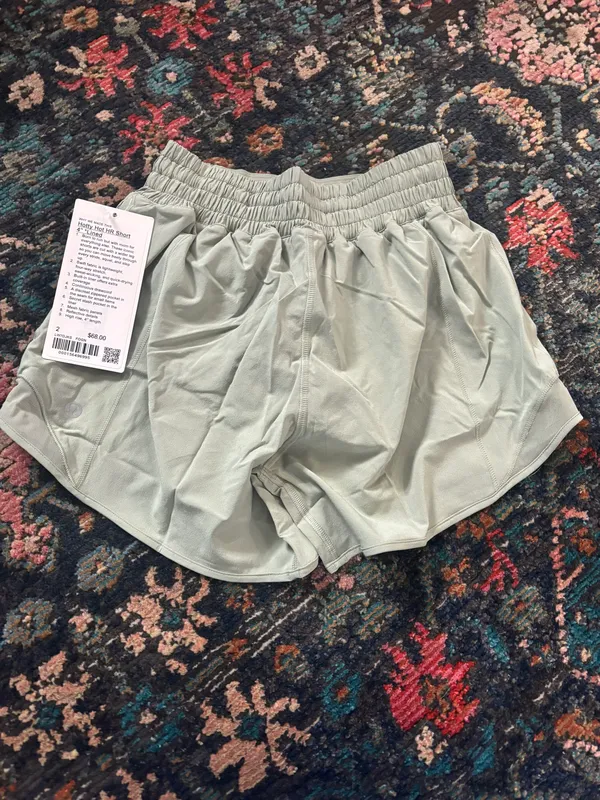 Lululemon Hotty Hot Short - Image 4