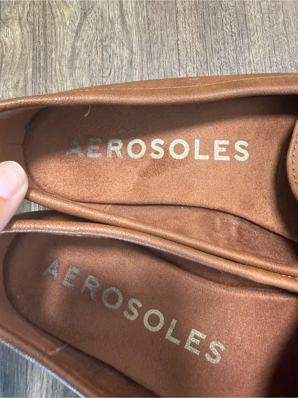 AEROSOLES Brown Leather Loafers with Gold Hardware - Image 4