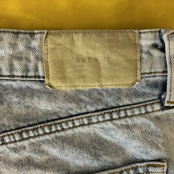 & Denim Short Cheeky Size 10 Curvy Fit Jean Shorts - Image 10