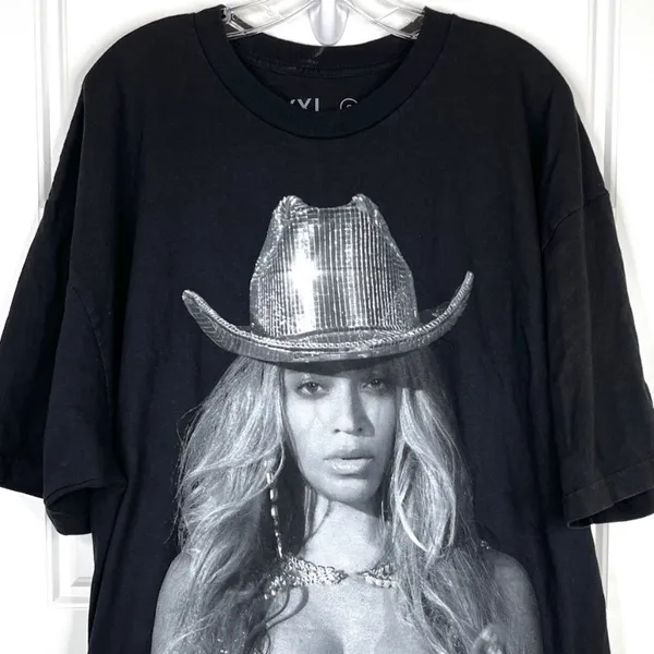 NWOT BEYONCE Authentic Renaissance World Tour Cowboy Hat Merch Tee Tshirt M - Image 2