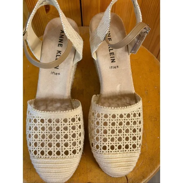 Anne Klein Women's Zida Woven Espadrille Wedges size 9.5M - Image 9
