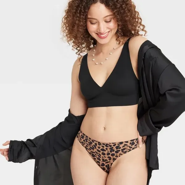 Auden Luxury Collection Plunge Bralette - Image 3