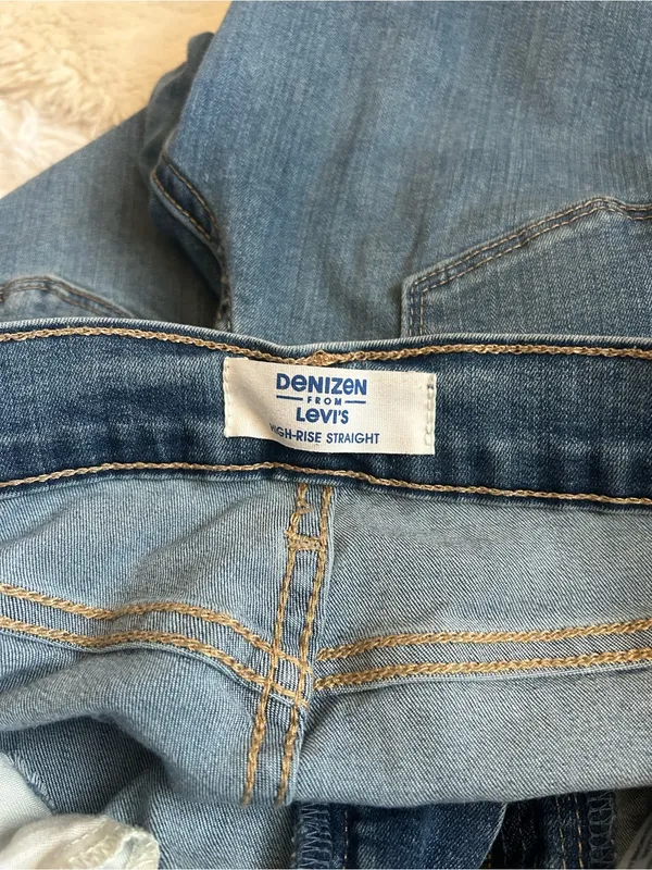 Denizen by Levi’s high rise straight leg stretchy denim jeans woman’s 4 SHORT - Image 4
