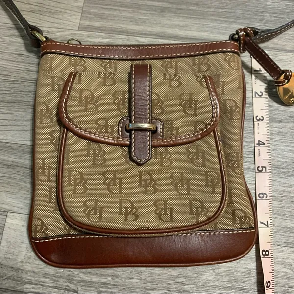Dooney & Bourke Leather and Canvas Crossbody Signature/Logo Purse - Image 3