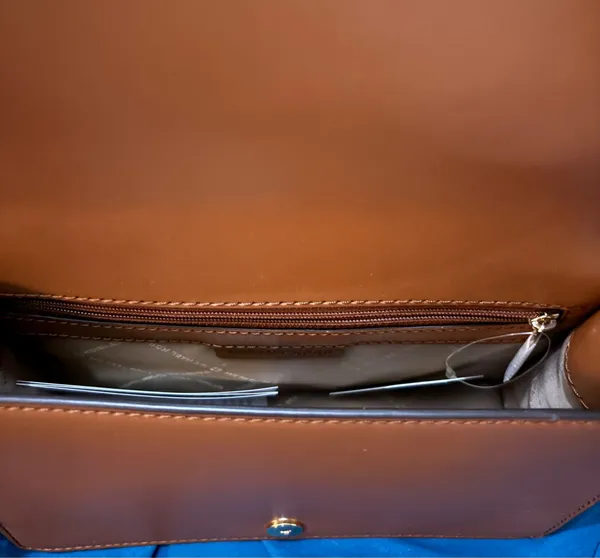 Michael Kors Purse Leather - Image 3