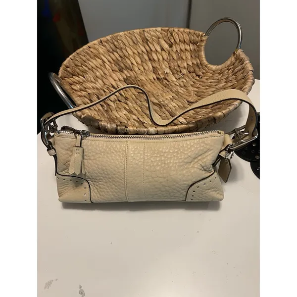 Coach‎ Hampton 5052 Demi Shoulder Bag Bone Cream Pebbled Leather Baguette Y2K - Image 2