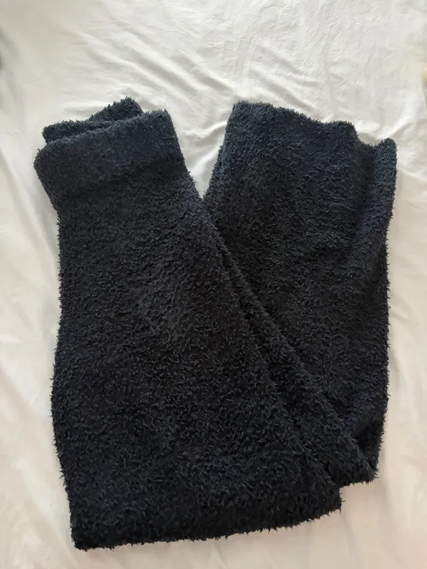 SKIMS Fuzzy Pants Cozy Knit black - Image 4