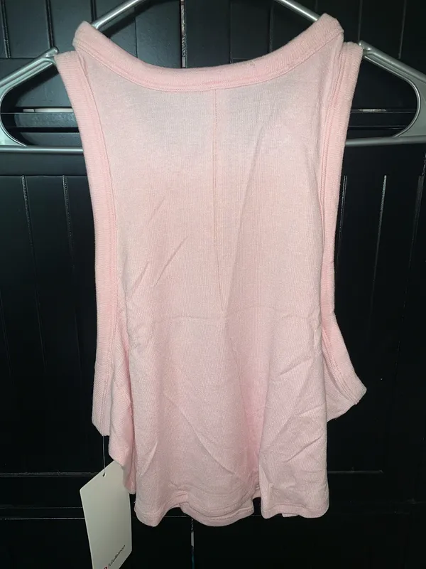 NWTs Lululemon size 12 Hold tight cropped tank - Image 2